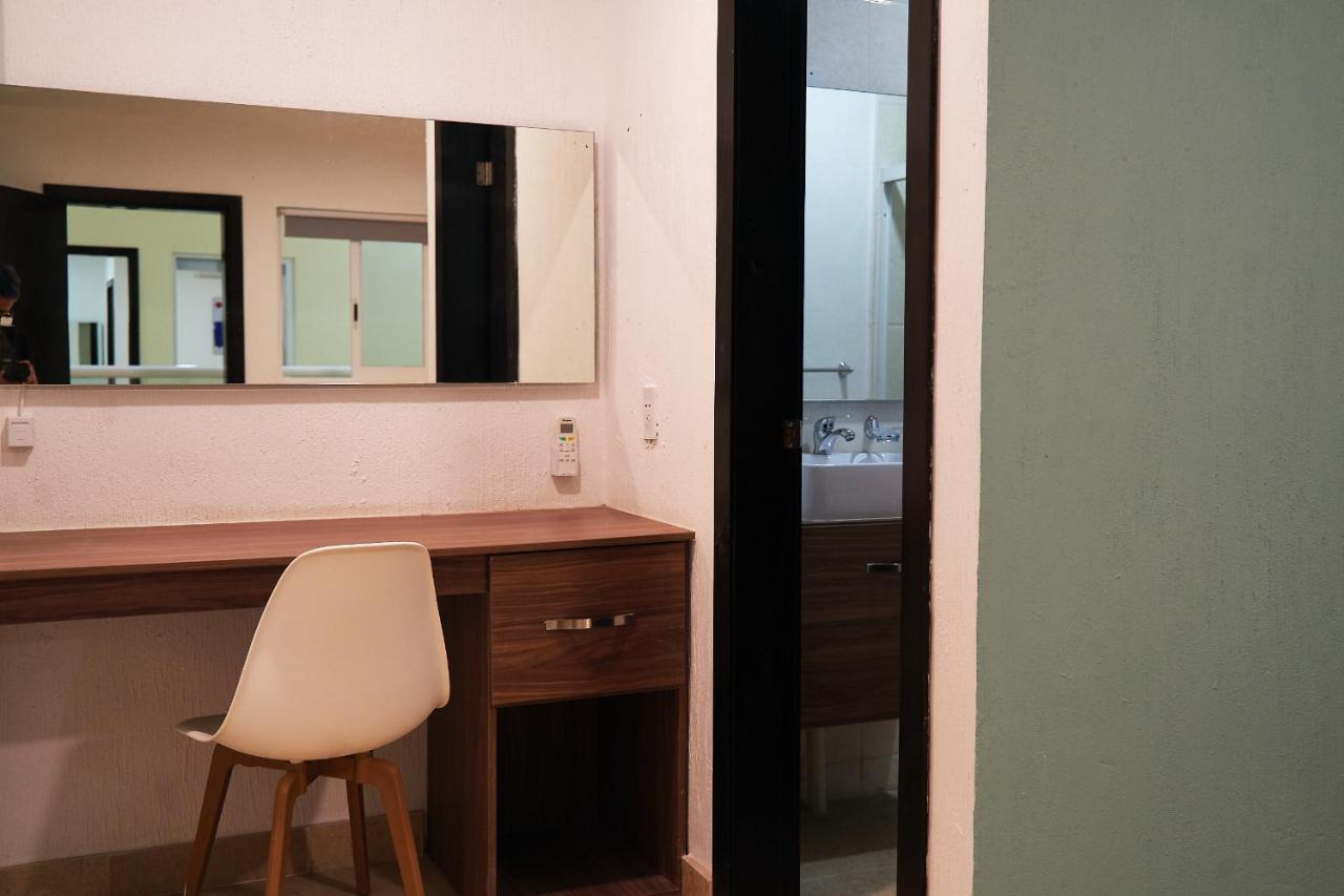 Nora Downtown Hotel Гуадалахара Екстериор снимка