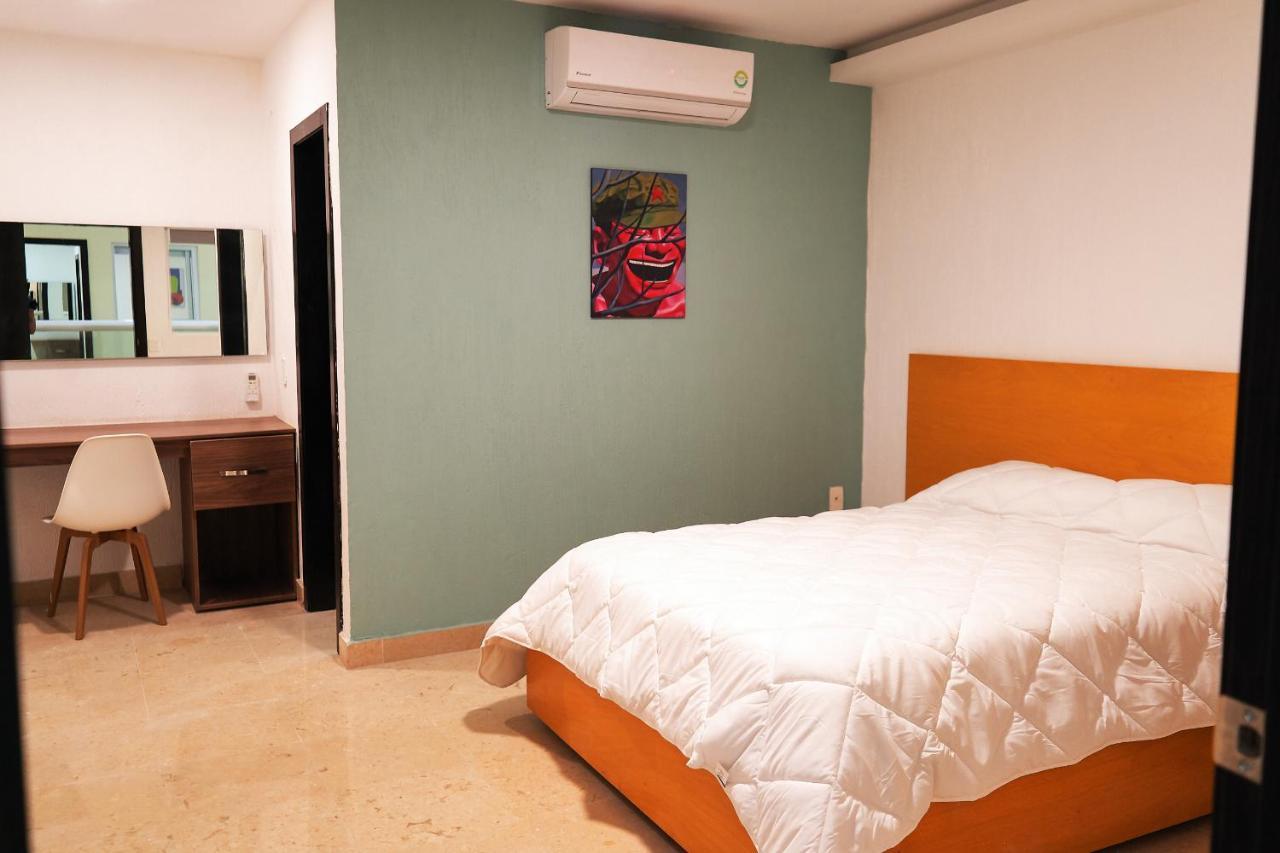Nora Downtown Hotel Гуадалахара Екстериор снимка