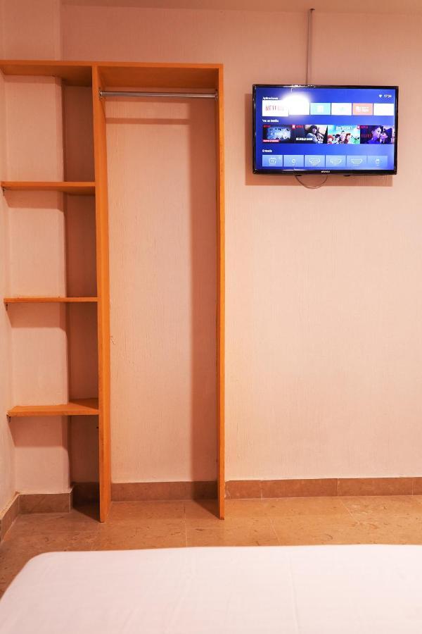 Nora Downtown Hotel Гуадалахара Екстериор снимка