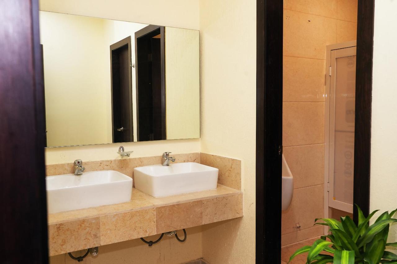 Nora Downtown Hotel Гуадалахара Екстериор снимка
